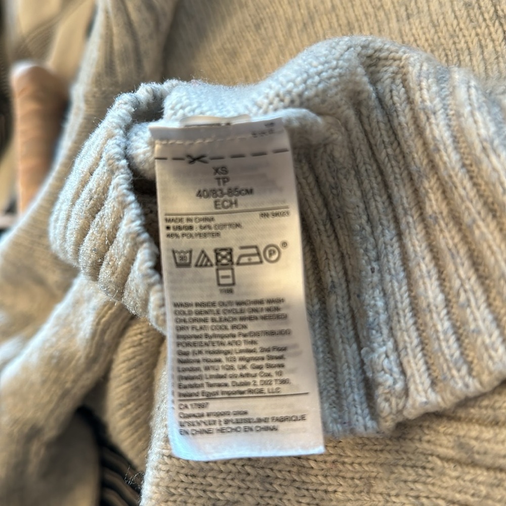 Banana Republic Gray with Flecks Sweater Size XS - Picture 7 of 7